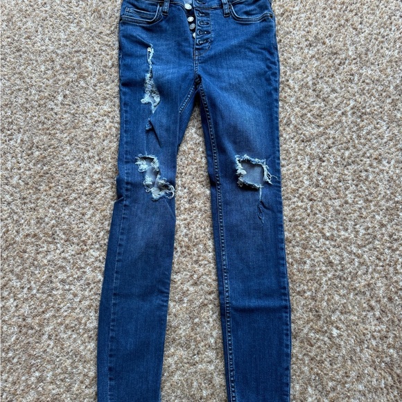 Free People Distressed Button Size 24 - Picture 2 of 3